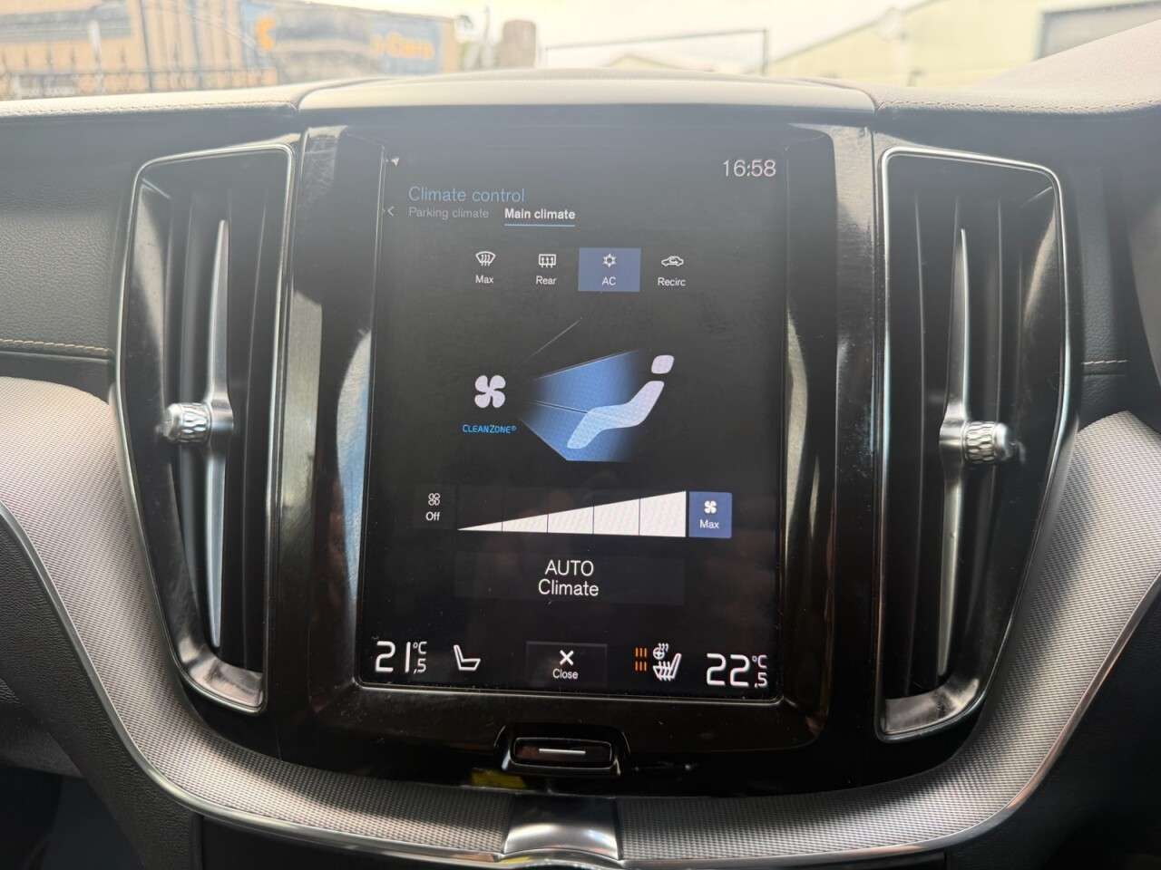 2018 VOLVO XC60 2018 VOLVO XC60