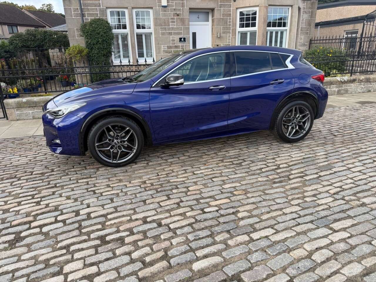 2019 INFINITI Q30 2019 INFINITI Q30
