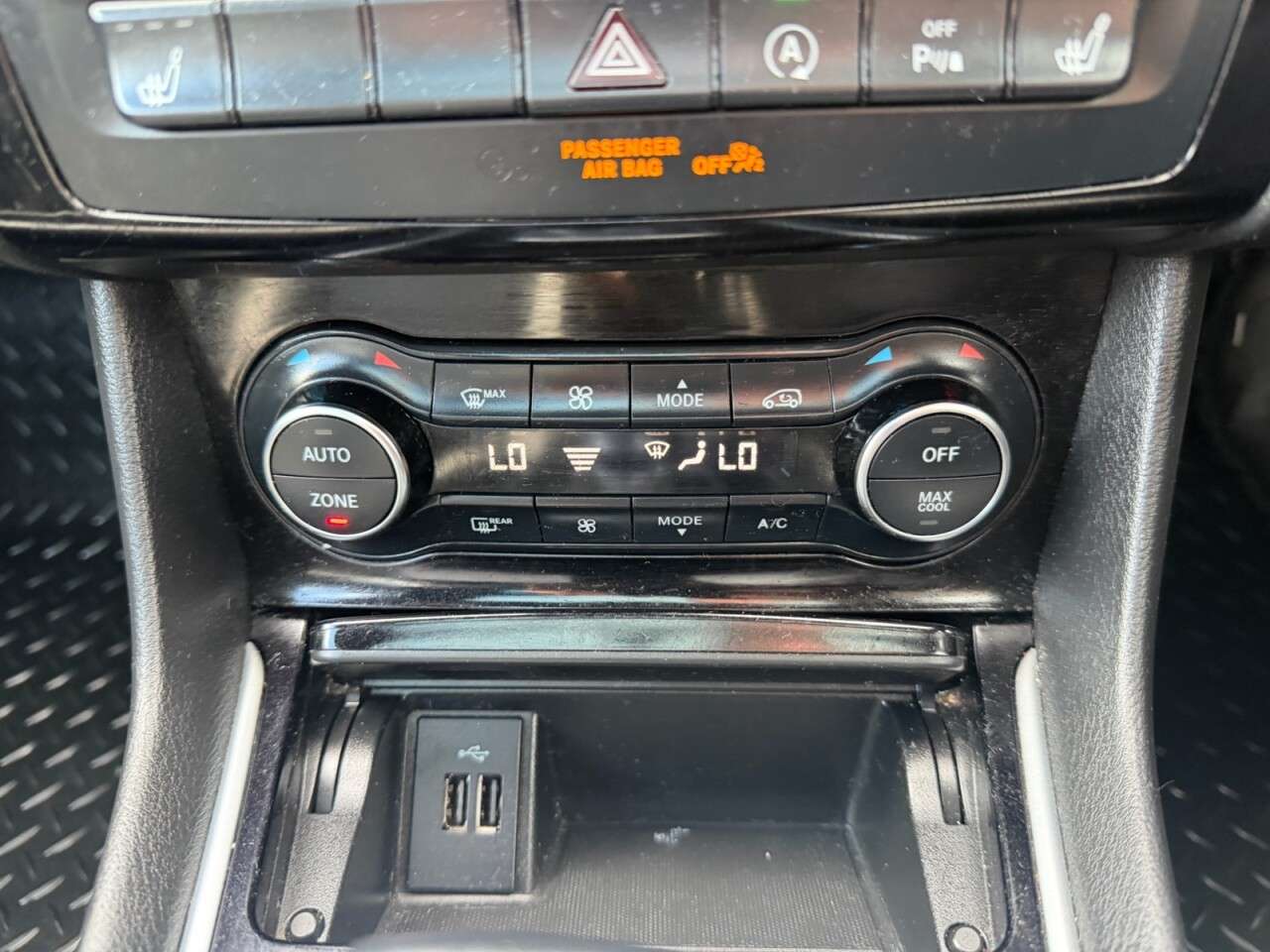 2019 INFINITI Q30 2019 INFINITI Q30