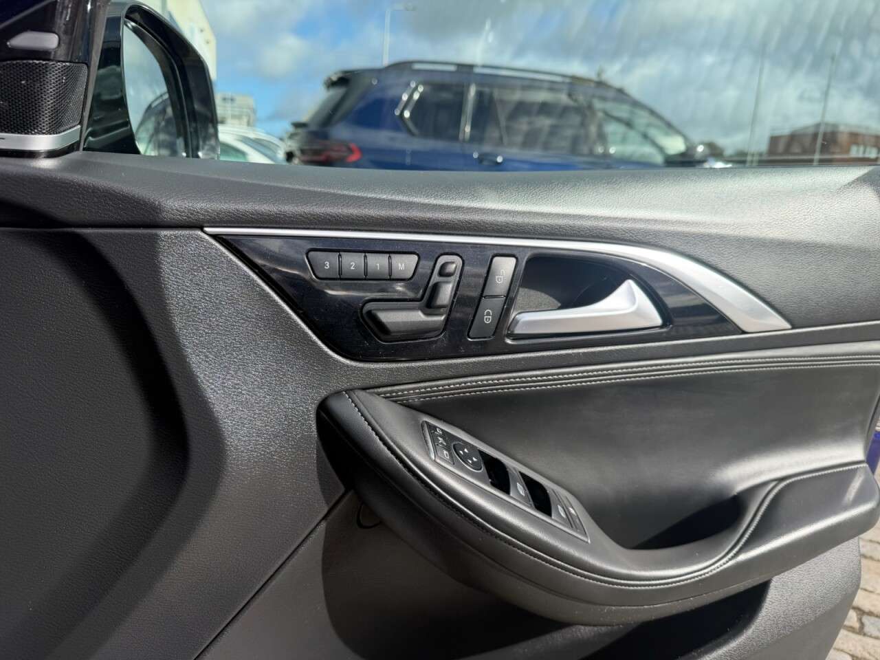 2019 INFINITI Q30 2019 INFINITI Q30