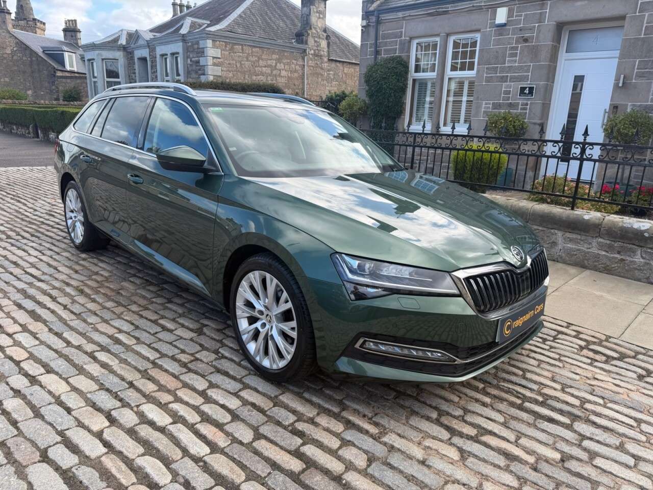 A 2020 SKODA SUPERB 2.0 TDI SE L Estate 5dr Diesel Manual Euro 6 (s/s) (150 ps) A 2020 SKODA SUPERB 2.0 TDI SE L Estate 5dr Diesel Manual Euro 6 (s/s) (150 ps)
