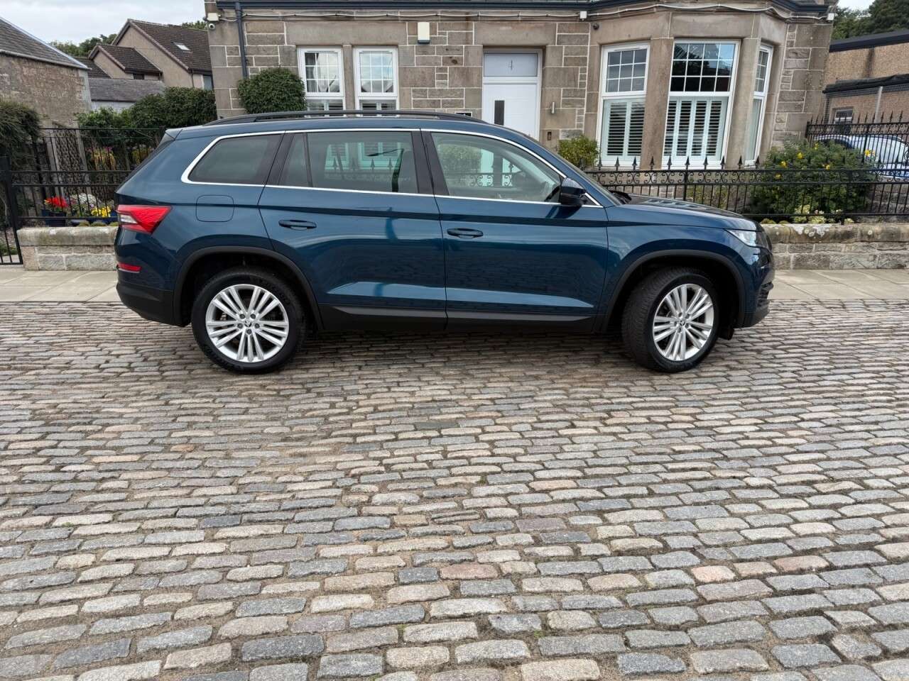 A 2019 SKODA KODIAQ 2.0 TDI SE L SUV 5dr Diesel DSG 4WD Euro 6 (s/s) (7 Seat) (150 ps) A 2019 SKODA KODIAQ 2.0 TDI SE L SUV 5dr Diesel DSG 4WD Euro 6 (s/s) (7 Seat) (150 ps)
