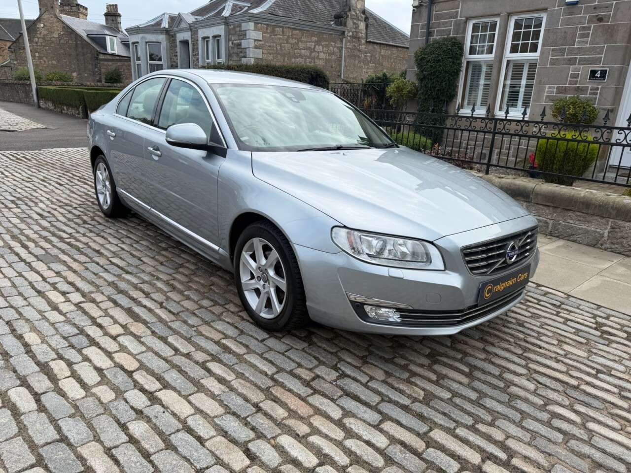 A 2014 VOLVO S80 2.0 D4 SE Lux Saloon 4dr Diesel Geartronic Euro 6 (s/s) (181 ps) A 2014 VOLVO S80 2.0 D4 SE Lux Saloon 4dr Diesel Geartronic Euro 6 (s/s) (181 ps)
