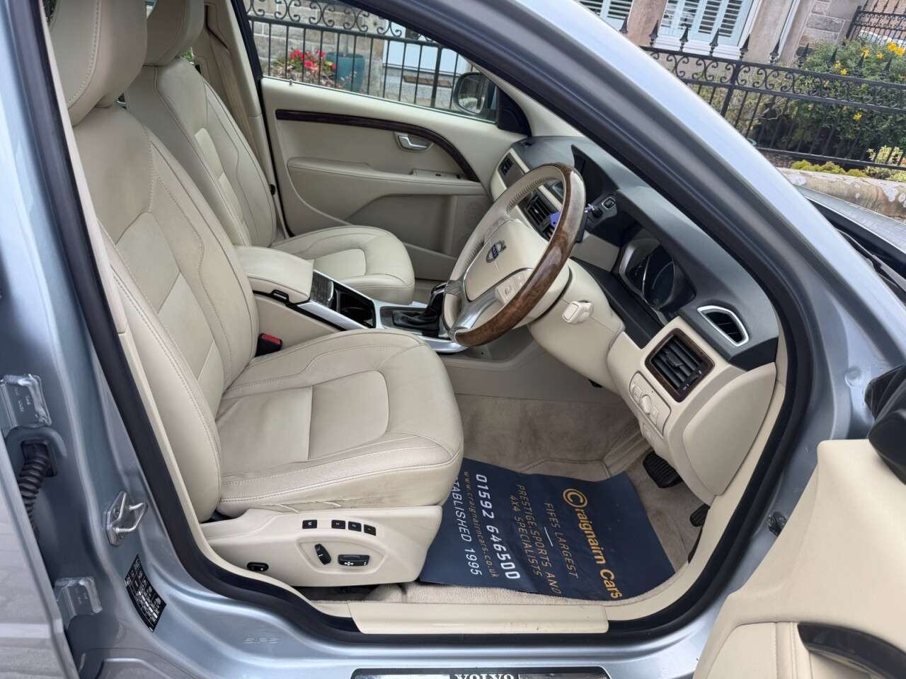 A 2014 VOLVO S80 2.0 D4 SE Lux Saloon 4dr Diesel Geartronic Euro 6 (s/s) (181 ps) A 2014 VOLVO S80 2.0 D4 SE Lux Saloon 4dr Diesel Geartronic Euro 6 (s/s) (181 ps)