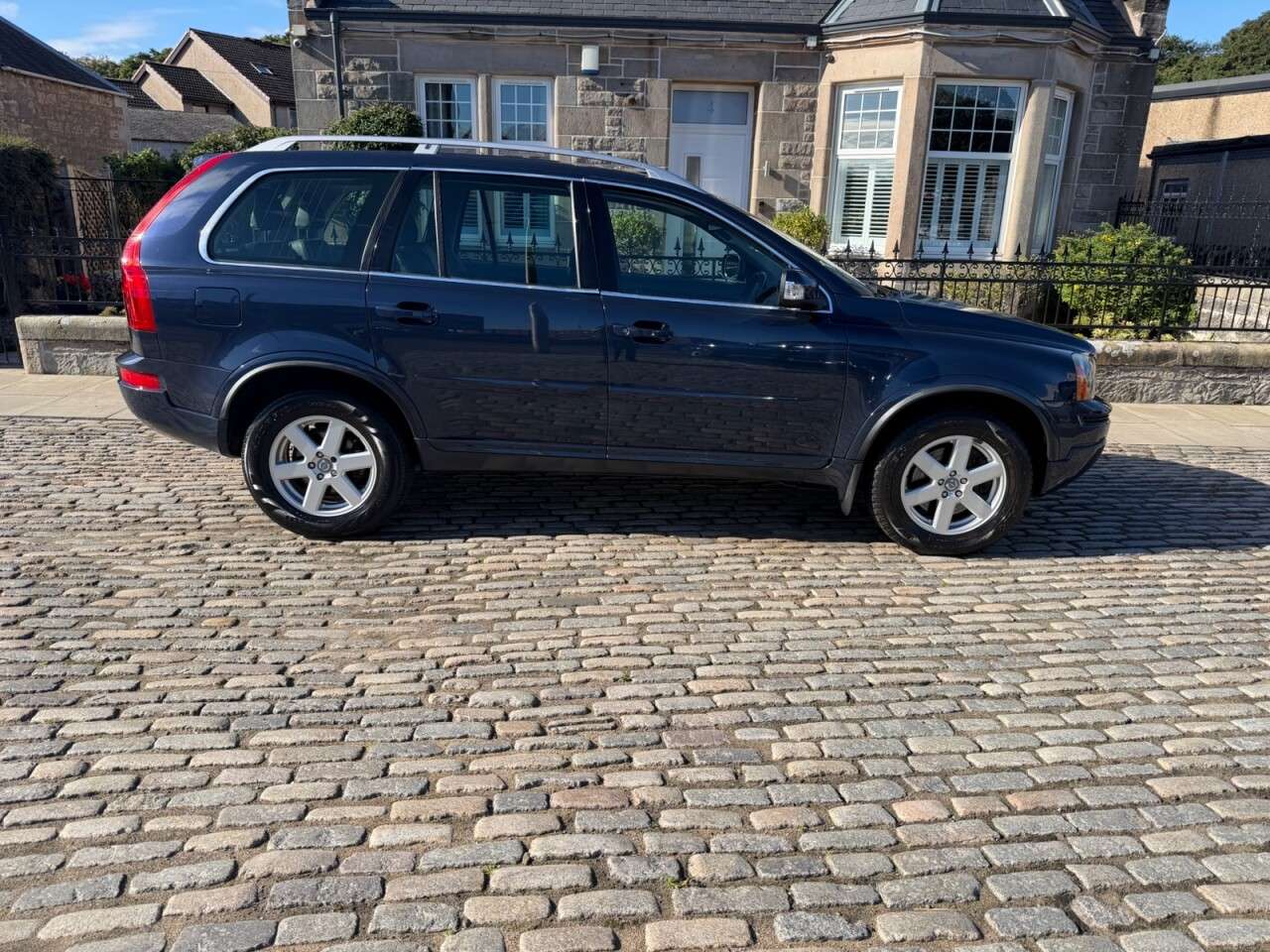 A 2012 VOLVO XC90 2.4 D5 ES SUV 5dr Diesel Geartronic 4WD Euro 5 (200 ps) A 2012 VOLVO XC90 2.4 D5 ES SUV 5dr Diesel Geartronic 4WD Euro 5 (200 ps)