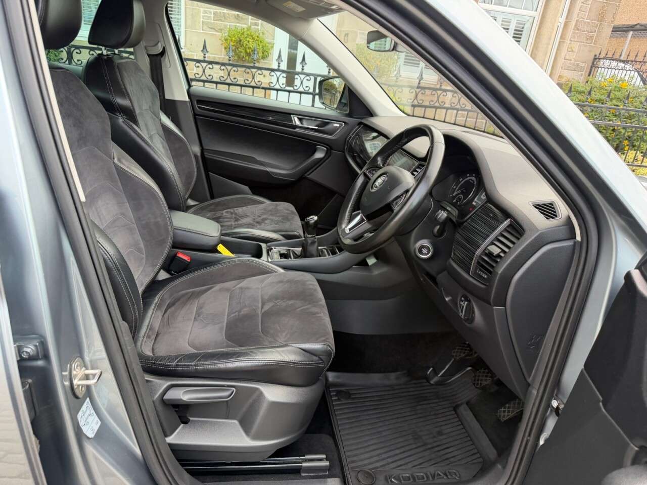 A 2017 SKODA KODIAQ 1.4 TSI ACT SE L SUV 5dr Petrol Manual 4WD Euro 6 (s/s) (7 Seat) (150 ps) A 2017 SKODA KODIAQ 1.4 TSI ACT SE L SUV 5dr Petrol Manual 4WD Euro 6 (s/s) (7 Seat) (150 ps)