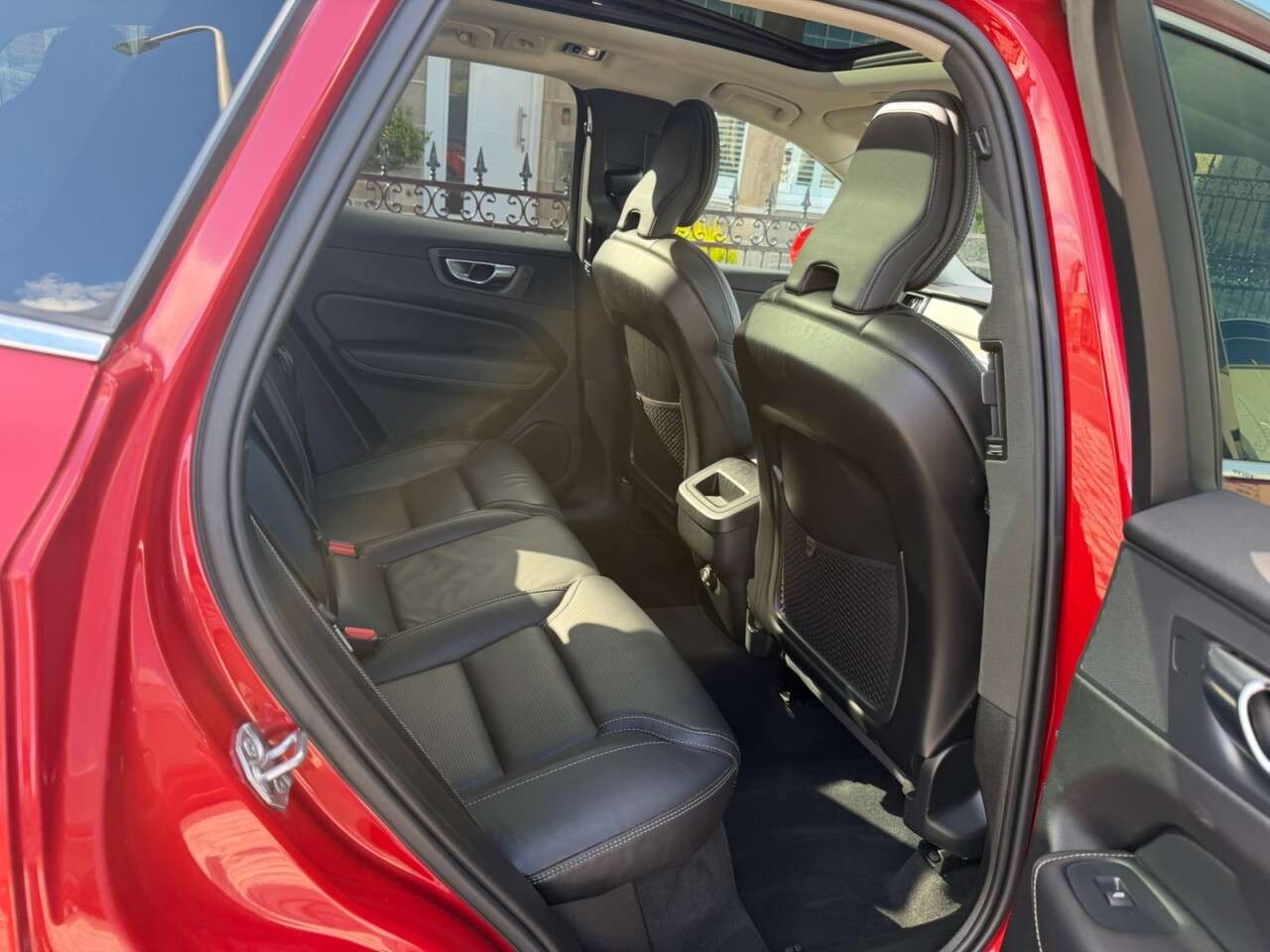 2019 VOLVO XC60 2019 VOLVO XC60