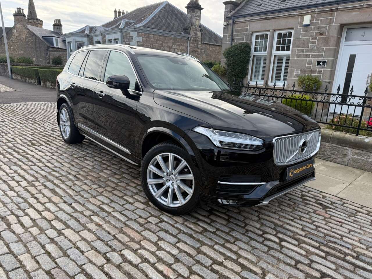 A 2018 VOLVO XC90 2.0 D5 PowerPulse Inscription SUV 5dr Diesel Auto 4WD Euro 6 (s/s) (235 ps) A 2018 VOLVO XC90 2.0 D5 PowerPulse Inscription SUV 5dr Diesel Auto 4WD Euro 6 (s/s) (235 ps)