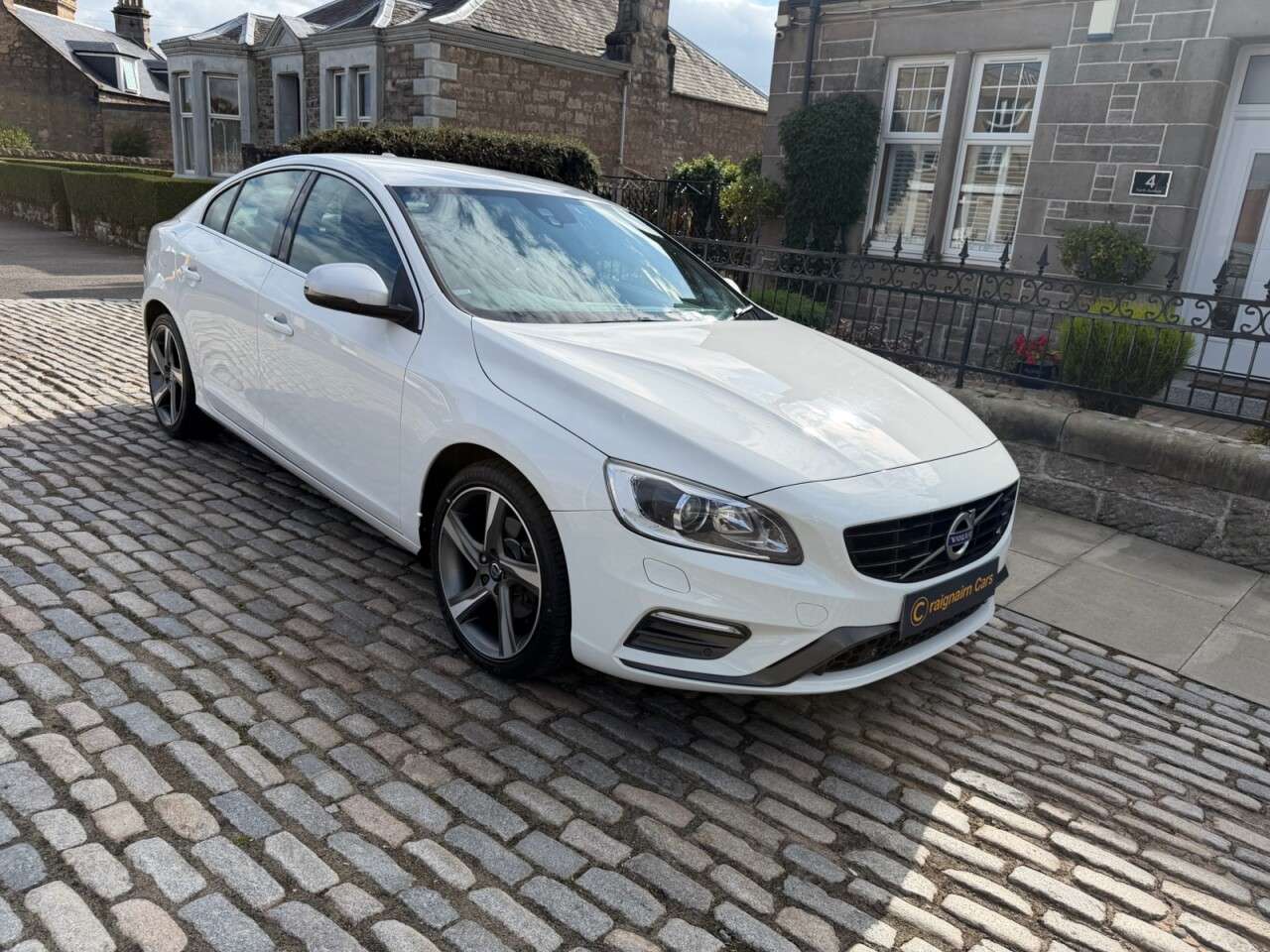 A 2015 VOLVO S60 2.0 D4 R-Design Lux Nav Saloon 4dr Diesel Auto Euro 6 (s/s) (190 ps) A 2015 VOLVO S60 2.0 D4 R-Design Lux Nav Saloon 4dr Diesel Auto Euro 6 (s/s) (190 ps)
