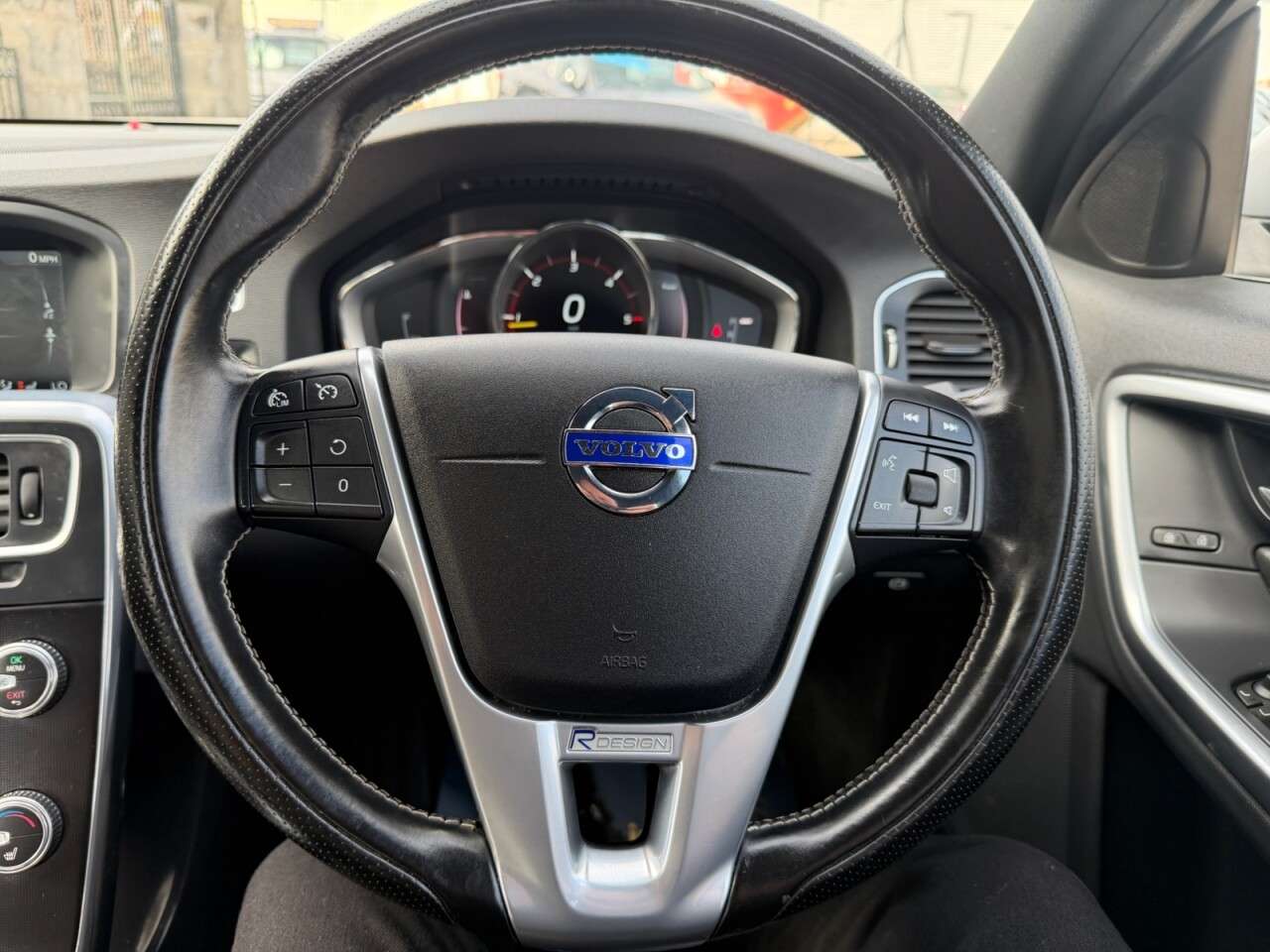 2015 VOLVO S60 2015 VOLVO S60