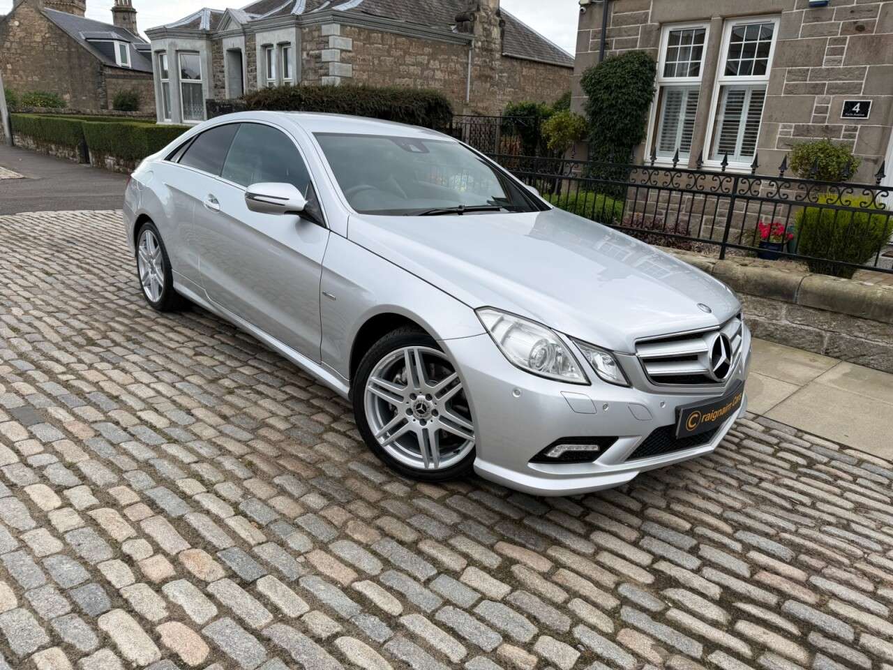 A 2009 MERCEDES-BENZ E CLASS 3.0 E350 CDI V6 BlueEfficiency Sport Coupe 2dr Diesel G-Tronic Euro 5 (231 A 2009 MERCEDES-BENZ E CLASS 3.0 E350 CDI V6 BlueEfficiency Sport Coupe 2dr Diesel G-Tronic Euro 5 (231