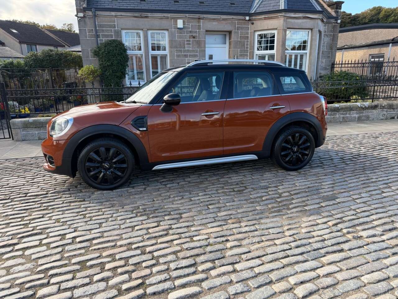 A 2018 MINI COUNTRYMAN 1.5 Cooper Classic SUV 5dr Petrol Manual Euro 6 (s/s) (136 ps) A 2018 MINI COUNTRYMAN 1.5 Cooper Classic SUV 5dr Petrol Manual Euro 6 (s/s) (136 ps)