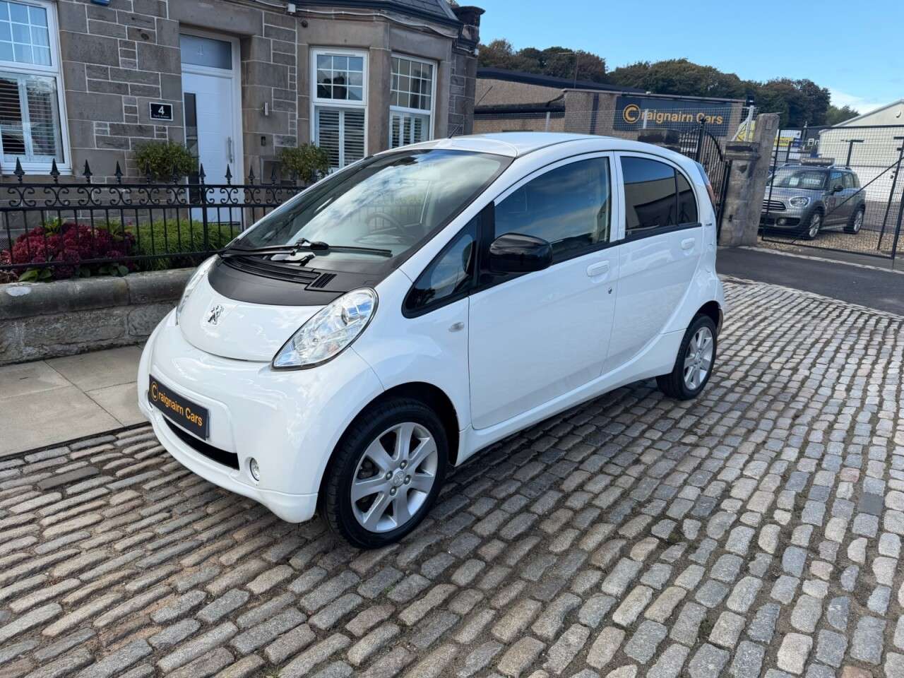 A 2016 PEUGEOT ION Hatchback 5dr Electric Auto (64 bhp) A 2016 PEUGEOT ION Hatchback 5dr Electric Auto (64 bhp)