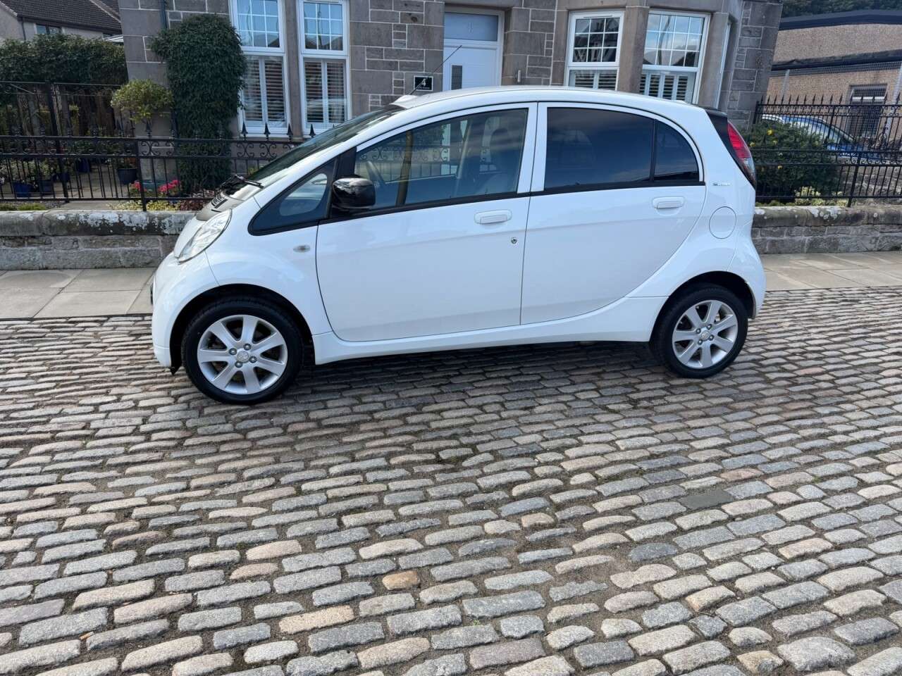 2016 PEUGEOT ION 2016 PEUGEOT ION