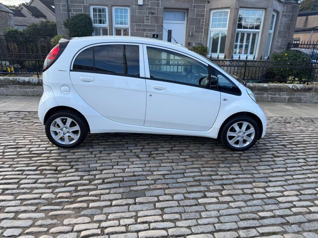 2016 PEUGEOT ION 2016 PEUGEOT ION