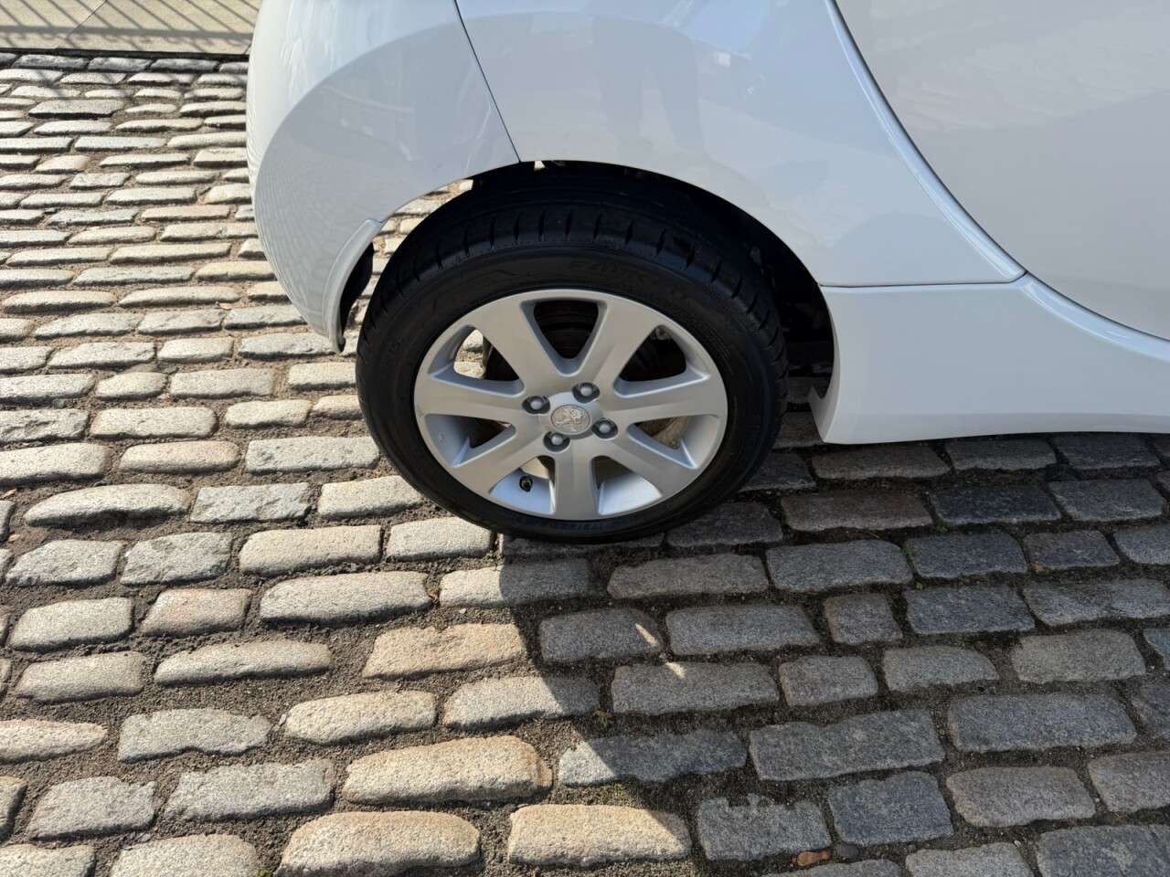 2016 PEUGEOT ION 2016 PEUGEOT ION