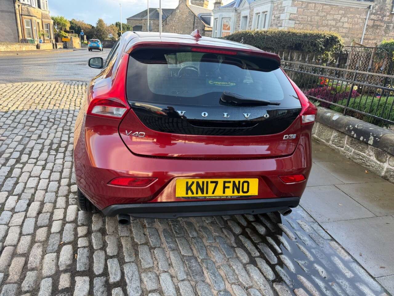 2017 VOLVO V40 2017 VOLVO V40