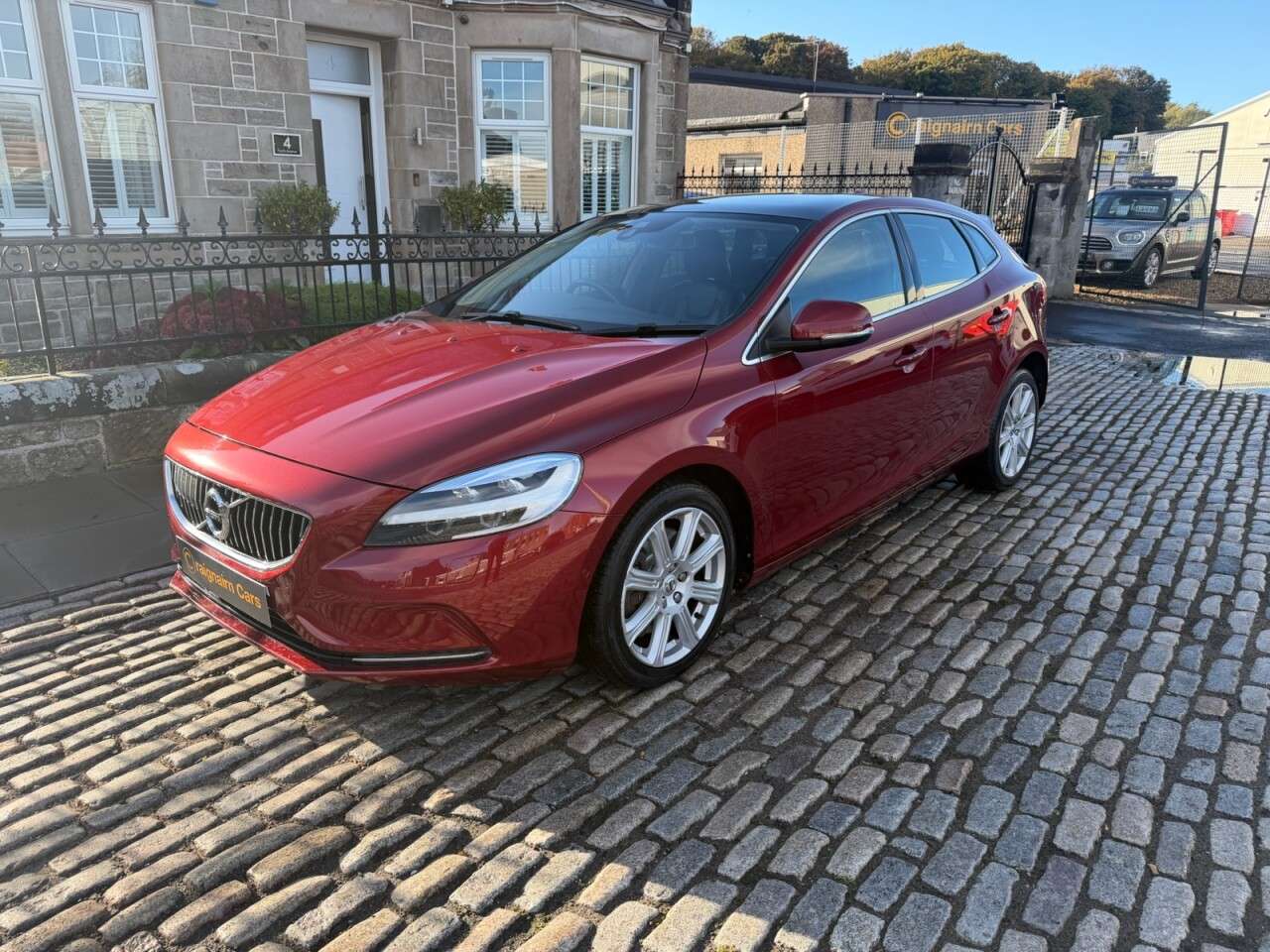 2017 VOLVO V40 2017 VOLVO V40