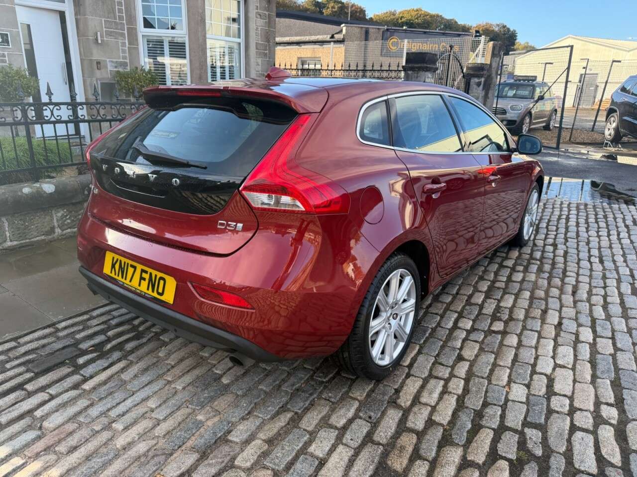 2017 VOLVO V40 2017 VOLVO V40