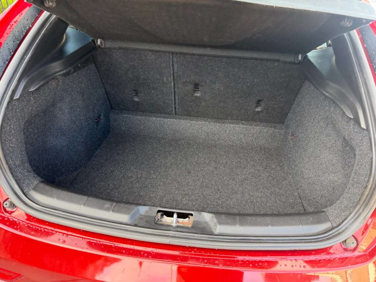 2017 VOLVO V40 2017 VOLVO V40