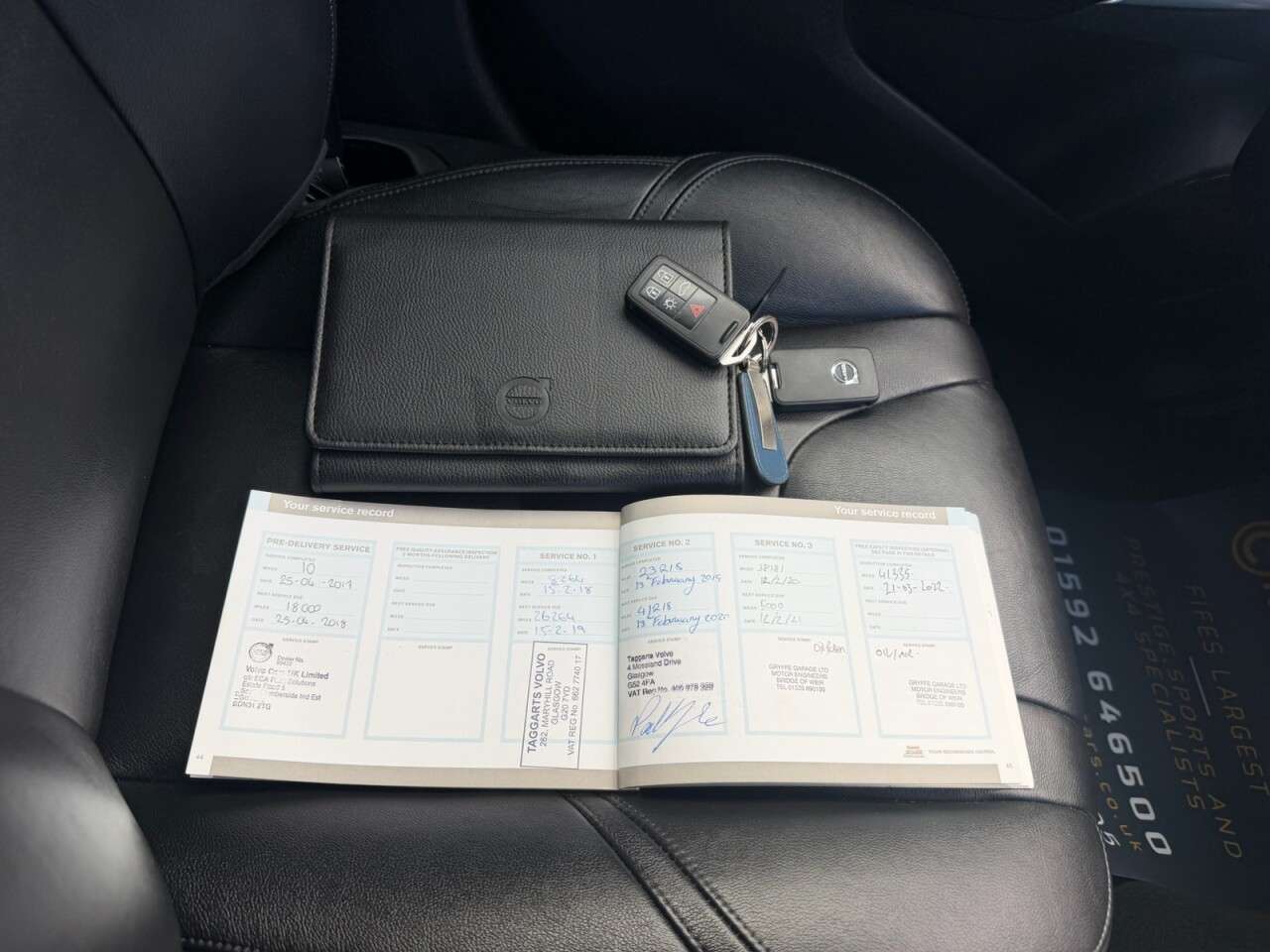 2017 VOLVO V40 2017 VOLVO V40