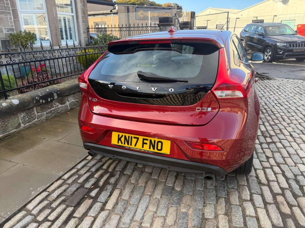 2017 VOLVO V40 2017 VOLVO V40