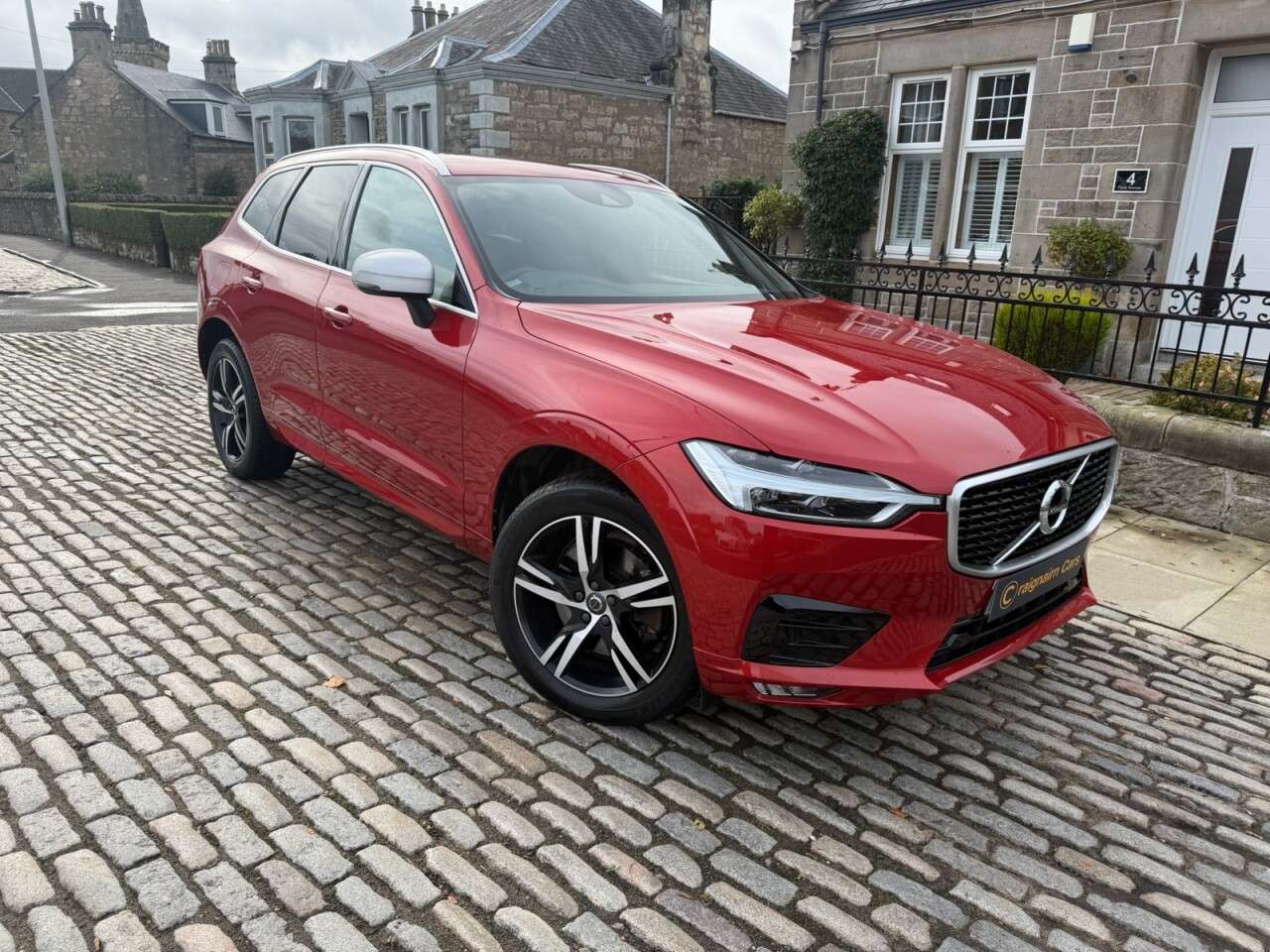 A 2019 VOLVO XC60 2.0 D4 R-Design SUV 5dr Diesel Auto AWD Euro 6 (s/s) (190 ps) A 2019 VOLVO XC60 2.0 D4 R-Design SUV 5dr Diesel Auto AWD Euro 6 (s/s) (190 ps)