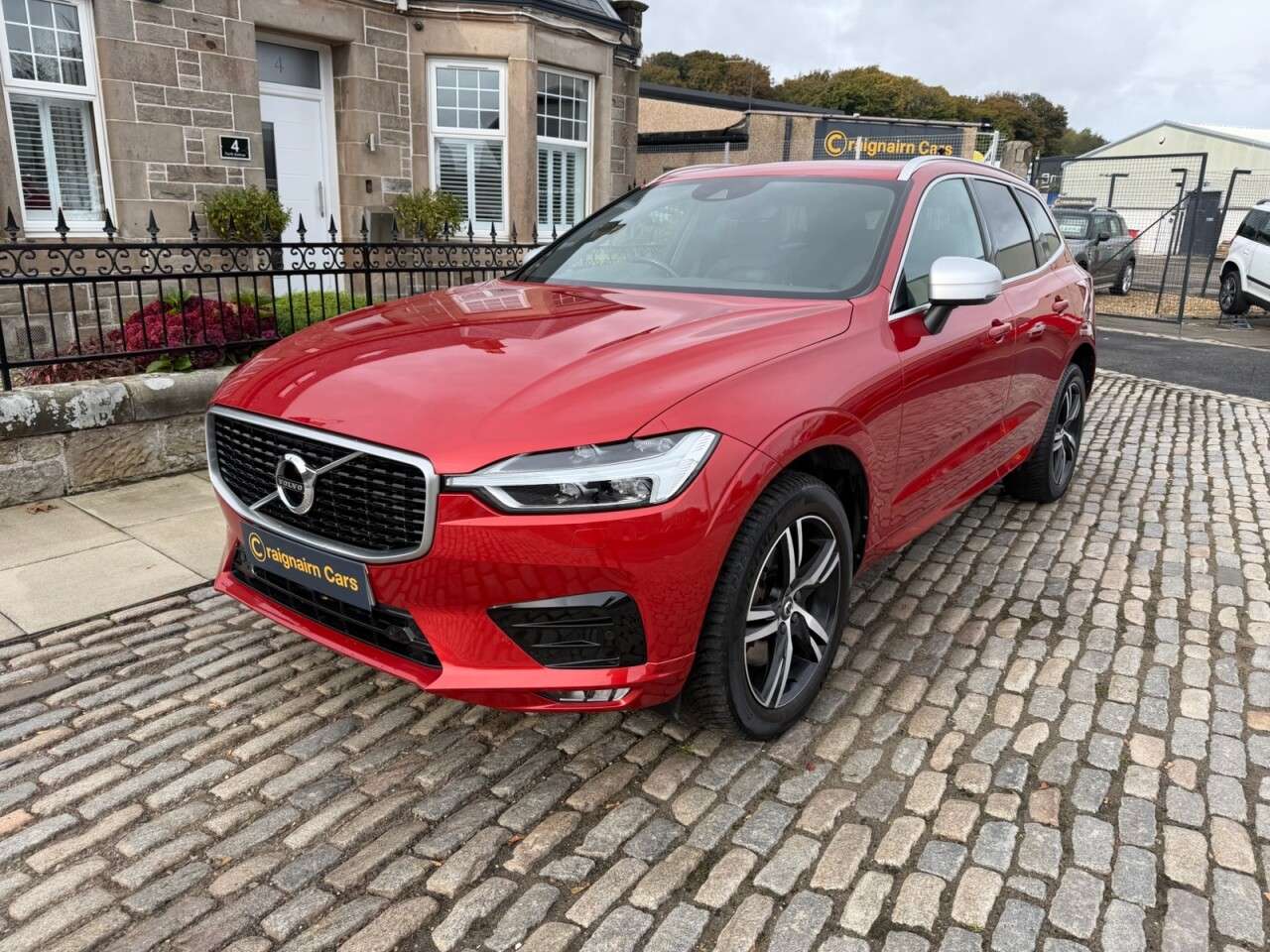 A 2019 VOLVO XC60 2.0 D4 R-Design SUV 5dr Diesel Auto AWD Euro 6 (s/s) (190 ps) A 2019 VOLVO XC60 2.0 D4 R-Design SUV 5dr Diesel Auto AWD Euro 6 (s/s) (190 ps)