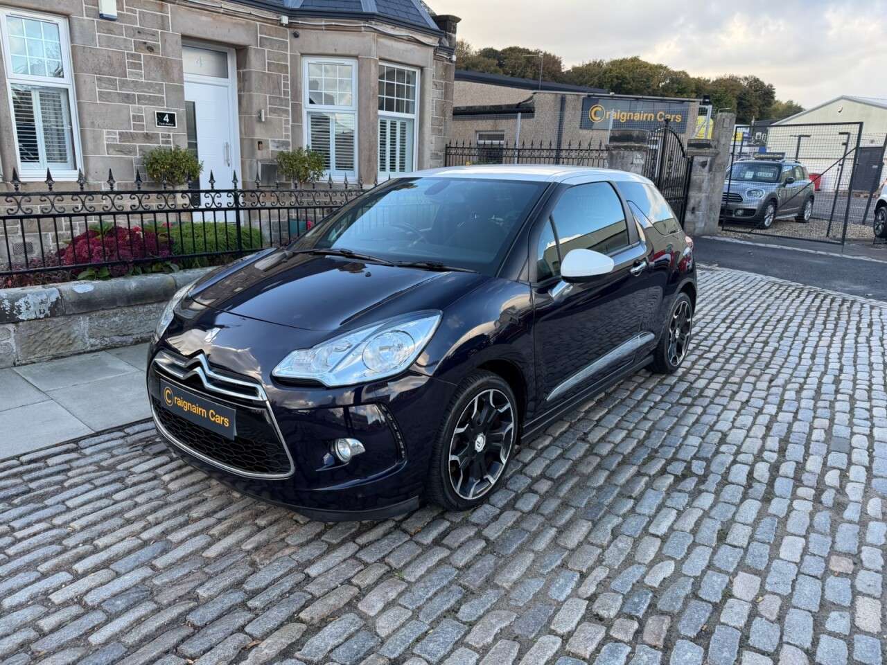 A 2015 CITROEN DS3 1.6 e-HDi DStyle Plus Hatchback 3dr Diesel Manual Euro 5 (s/s) (90 ps) A 2015 CITROEN DS3 1.6 e-HDi DStyle Plus Hatchback 3dr Diesel Manual Euro 5 (s/s) (90 ps)
