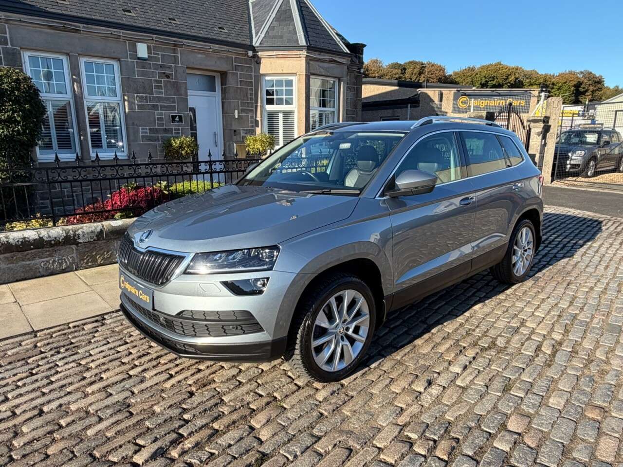 A 2018 SKODA KAROQ 1.5 TSI SE L SUV 5dr Petrol Manual Euro 6 (s/s) (150 ps) A 2018 SKODA KAROQ 1.5 TSI SE L SUV 5dr Petrol Manual Euro 6 (s/s) (150 ps)