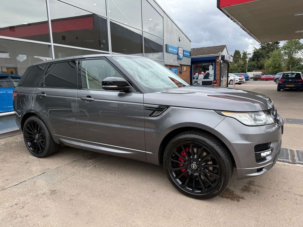 A 2014 LAND ROVER RANGE ROVER SPORT 3.0 SD V6 Autobiography Dynamic SUV 5dr Diesel Auto 4WD Euro 5 (s/s) (306 p A 2014 LAND ROVER RANGE ROVER SPORT 3.0 SD V6 Autobiography Dynamic SUV 5dr Diesel Auto 4WD Euro 5 (s/s) (306 p