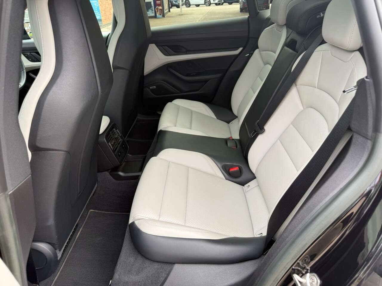 2022 PORSCHE TAYCAN 2022 PORSCHE TAYCAN