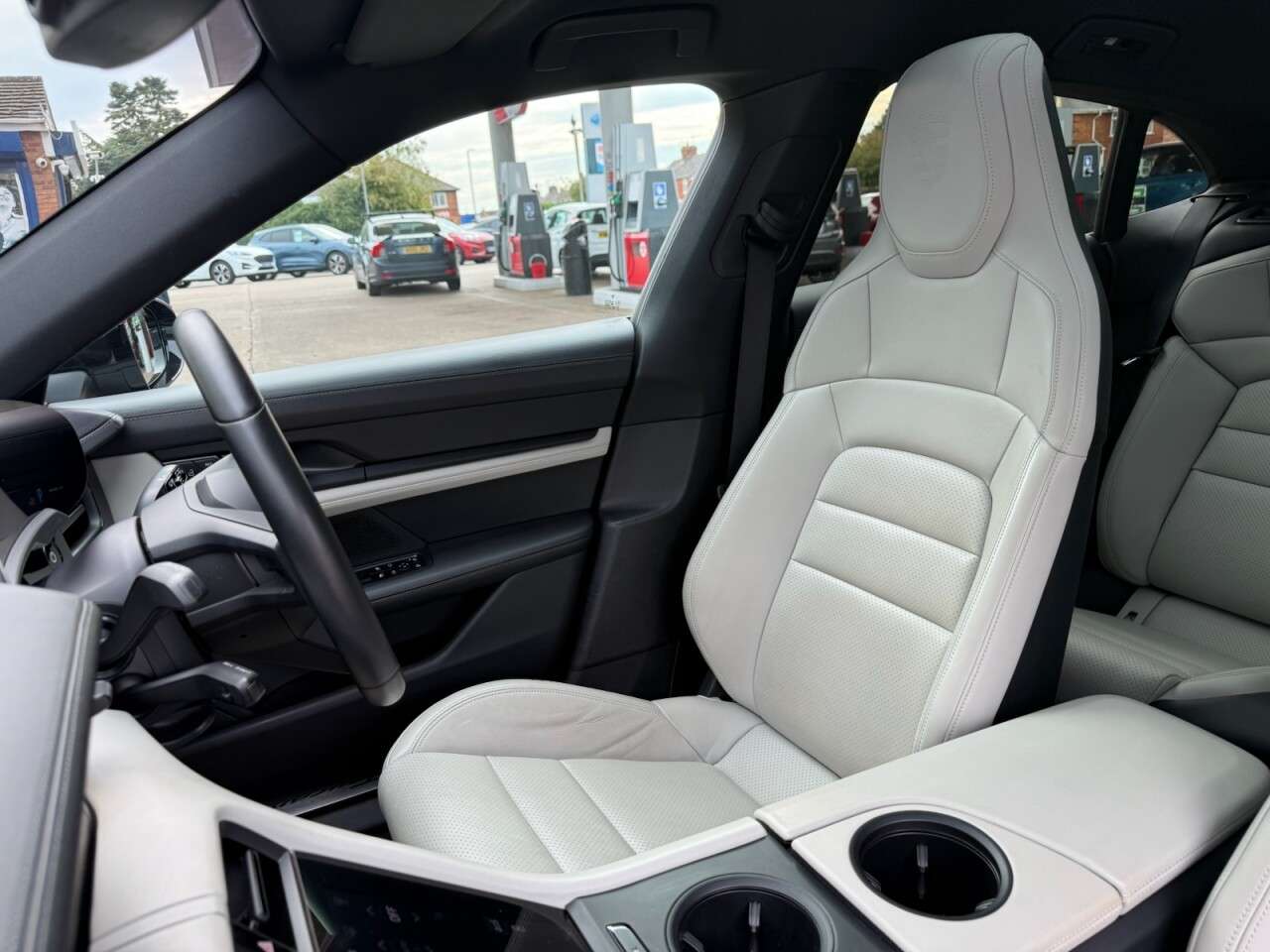 2022 PORSCHE TAYCAN 2022 PORSCHE TAYCAN