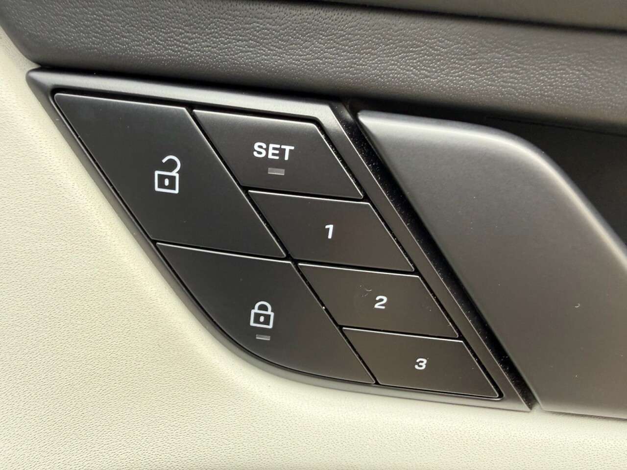 2022 PORSCHE TAYCAN 2022 PORSCHE TAYCAN