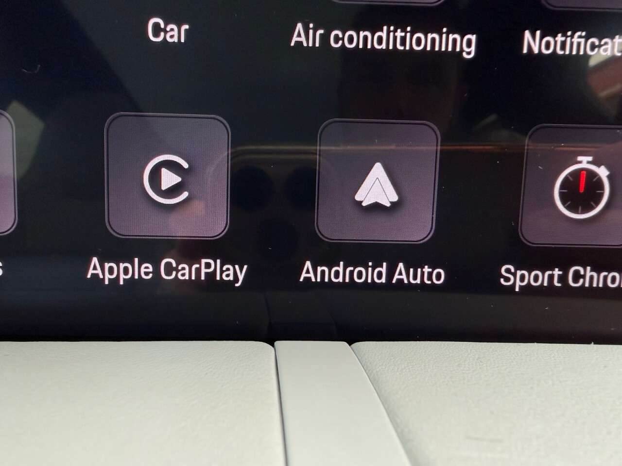 2022 PORSCHE TAYCAN 2022 PORSCHE TAYCAN