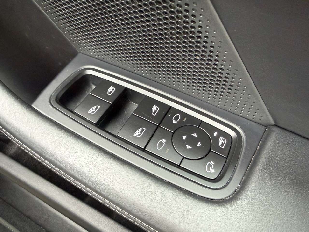 2022 PORSCHE TAYCAN 2022 PORSCHE TAYCAN