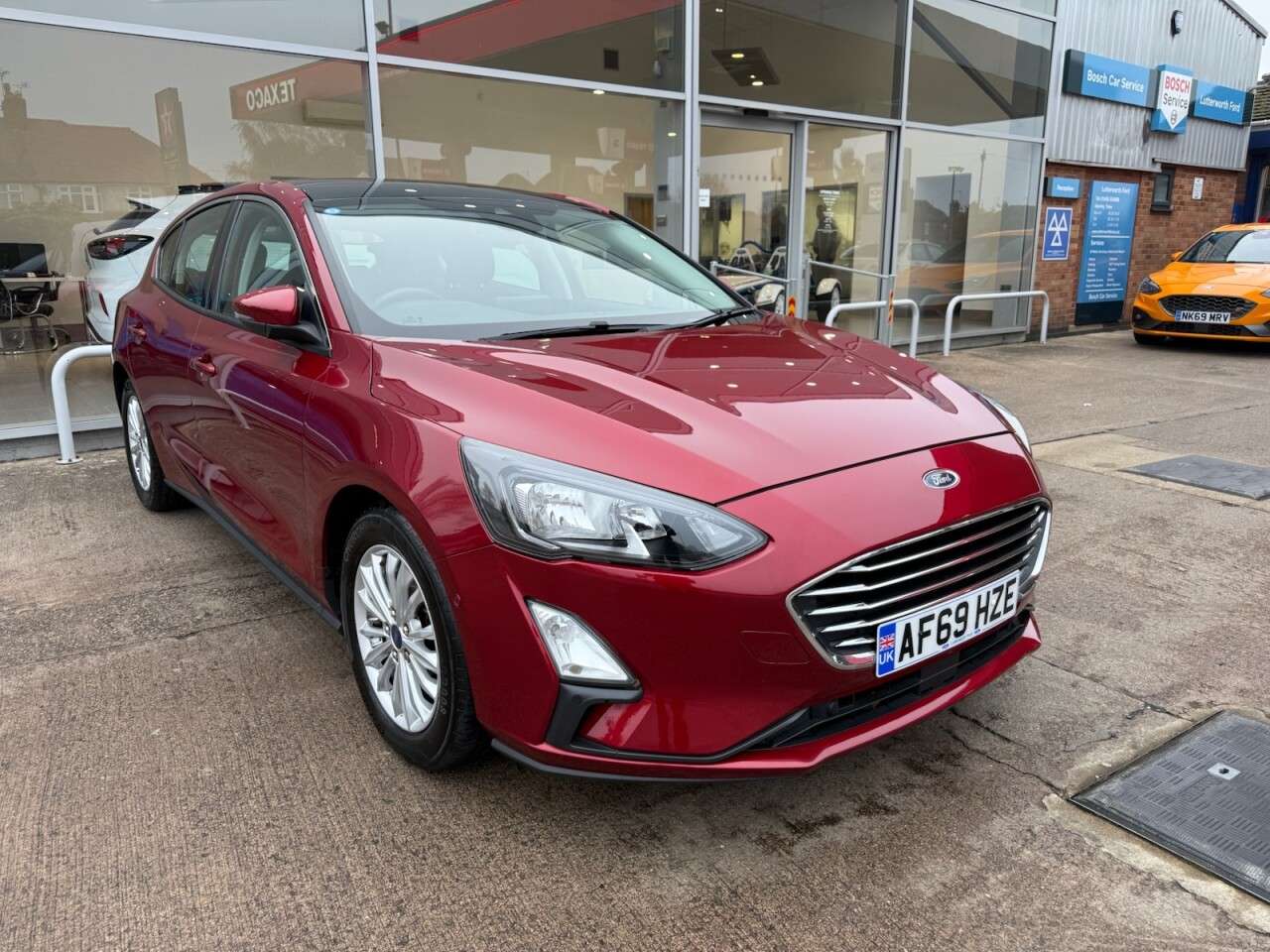 A 2019 FORD FOCUS 1.0T EcoBoost Titanium Hatchback 5dr Petrol Manual Euro 6 (s/s) (125 ps) A 2019 FORD FOCUS 1.0T EcoBoost Titanium Hatchback 5dr Petrol Manual Euro 6 (s/s) (125 ps)