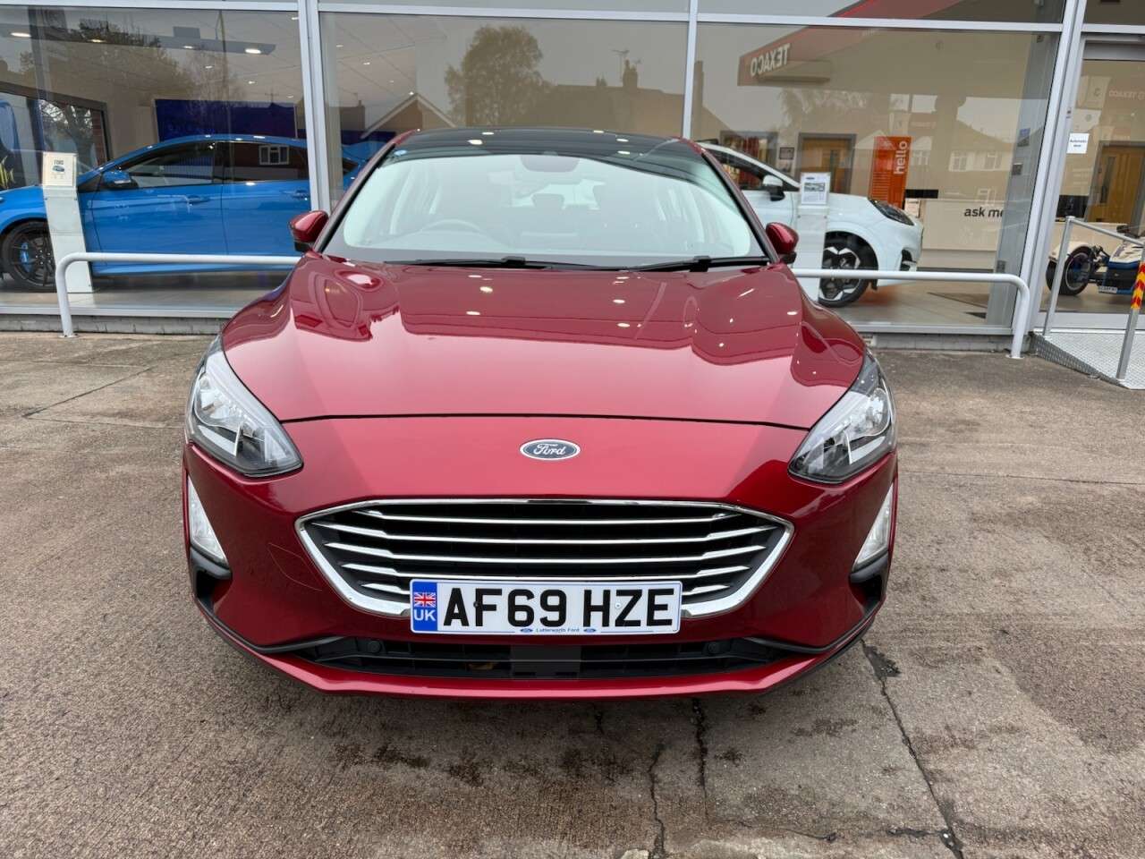 A 2019 FORD FOCUS 1.0T EcoBoost Titanium Hatchback 5dr Petrol Manual Euro 6 (s/s) (125 ps) A 2019 FORD FOCUS 1.0T EcoBoost Titanium Hatchback 5dr Petrol Manual Euro 6 (s/s) (125 ps)