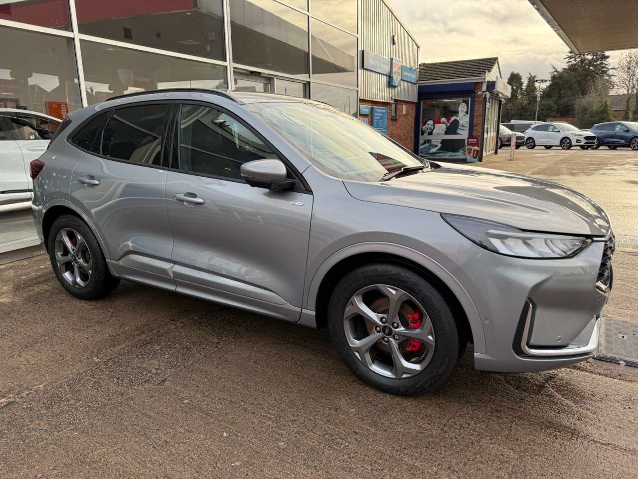 A 2025 FORD KUGA 2.5h Duratec ST-Line SUV 5dr Petrol Hybrid CVT Euro 6 (s/s) (180 ps) A 2025 FORD KUGA 2.5h Duratec ST-Line SUV 5dr Petrol Hybrid CVT Euro 6 (s/s) (180 ps)