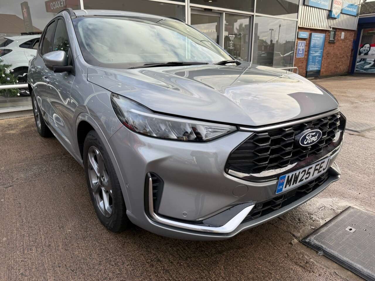 A 2025 FORD KUGA 2.5h Duratec ST-Line SUV 5dr Petrol Hybrid CVT Euro 6 (s/s) (180 ps) A 2025 FORD KUGA 2.5h Duratec ST-Line SUV 5dr Petrol Hybrid CVT Euro 6 (s/s) (180 ps)