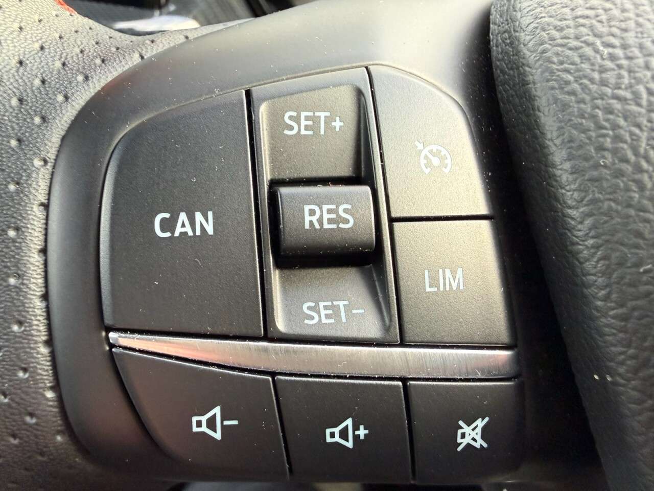 2024 FORD FOCUS 2024 FORD FOCUS