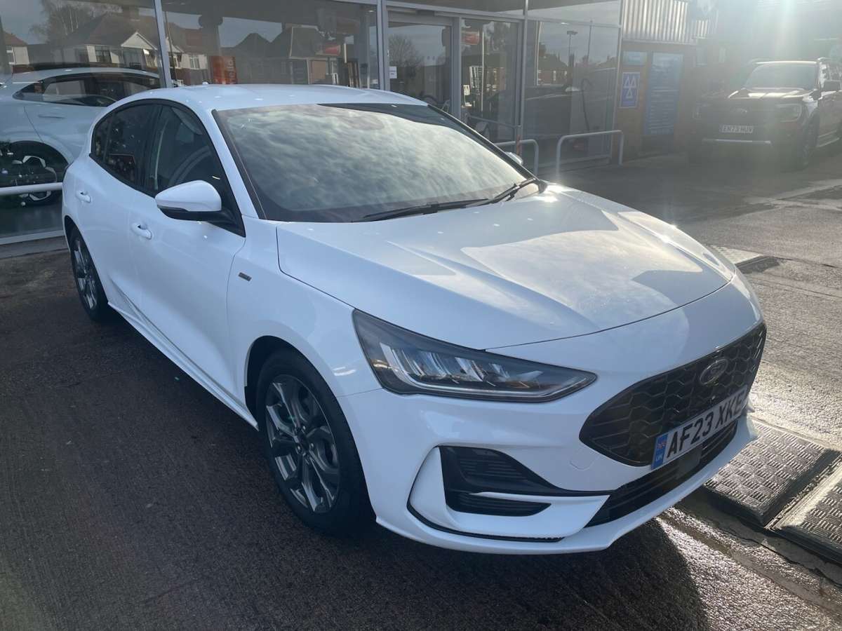 Check out this Ford Focus 2023 Petrol Manual