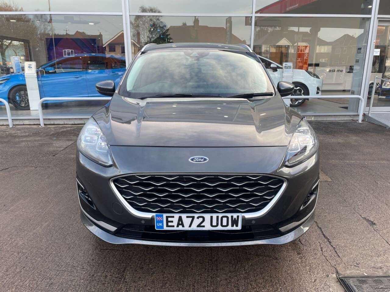 A 2023 FORD KUGA 2.5 Duratec 14.4kWh Vignale SUV 5dr Petrol Plug-in Hybrid CVT Euro 6 (s/s) A 2023 FORD KUGA 2.5 Duratec 14.4kWh Vignale SUV 5dr Petrol Plug-in Hybrid CVT Euro 6 (s/s)