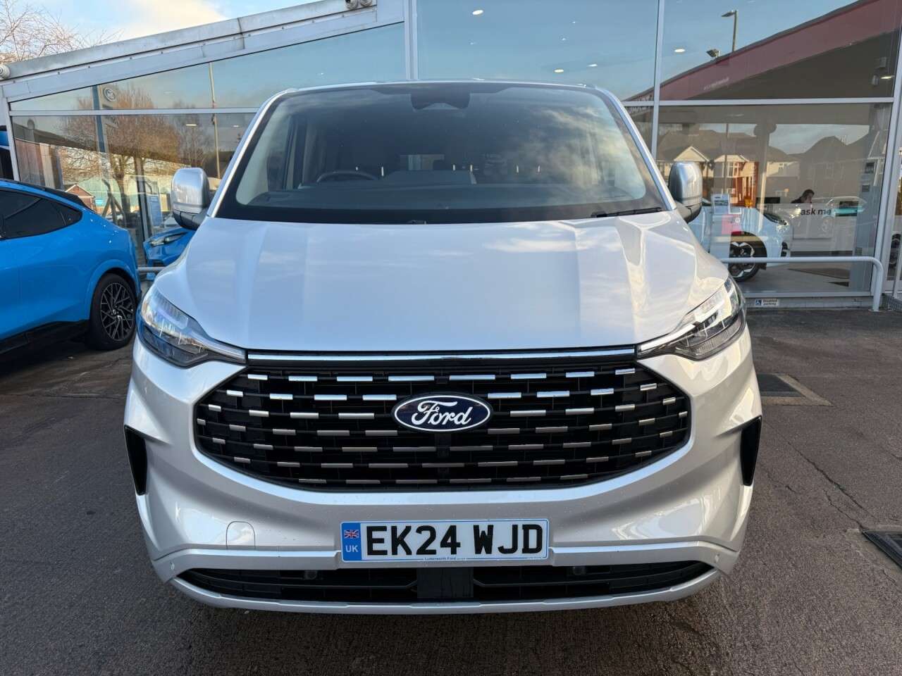 A 2024 FORD TOURNEO CUSTOM 2.0L A 2024 FORD TOURNEO CUSTOM 2.0L