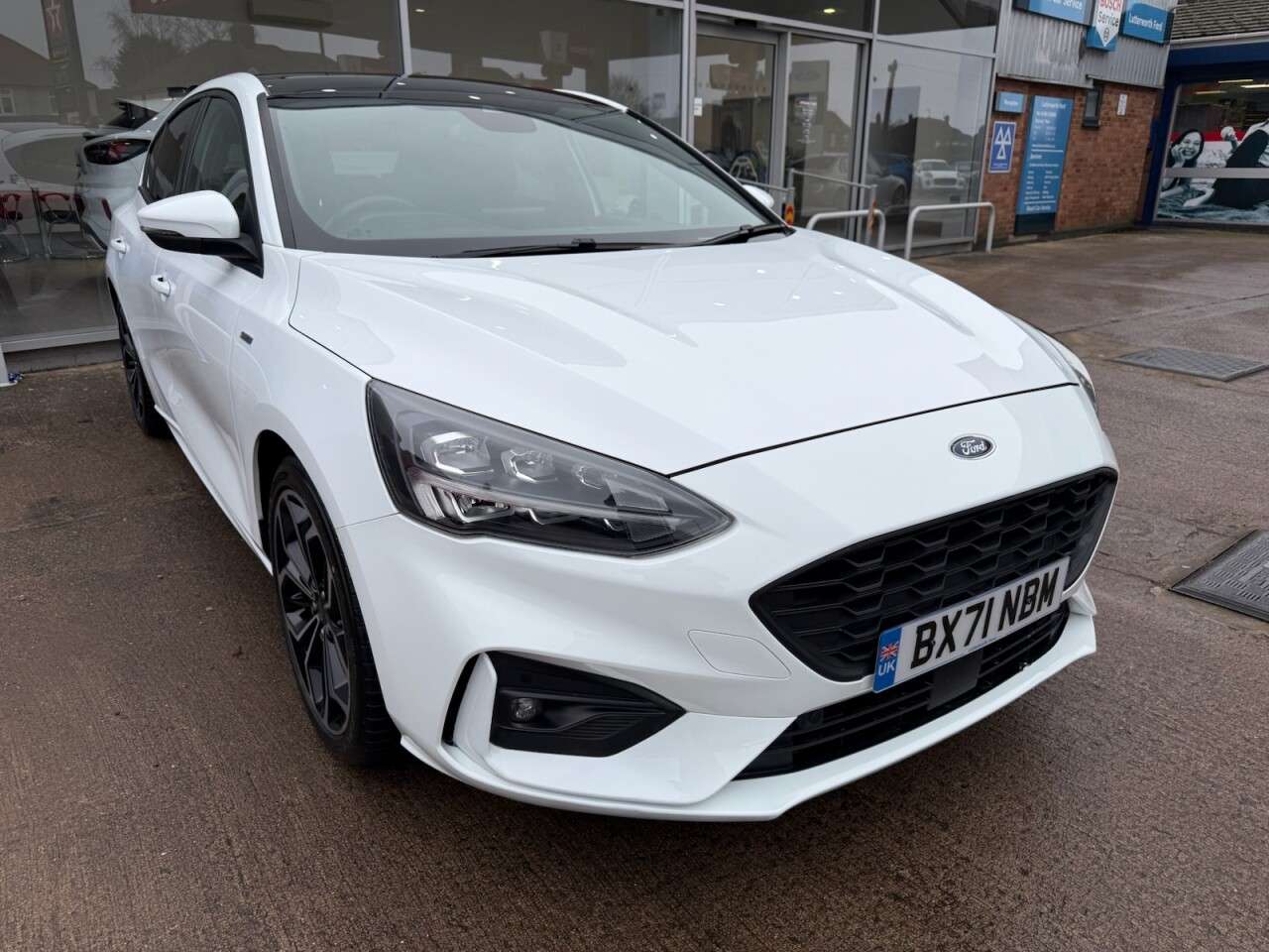 A 2021 FORD FOCUS 1.0T EcoBoost MHEV ST-Line X Edition Hatchback 5dr Petrol Manual Euro 6 (s/ A 2021 FORD FOCUS 1.0T EcoBoost MHEV ST-Line X Edition Hatchback 5dr Petrol Manual Euro 6 (s/