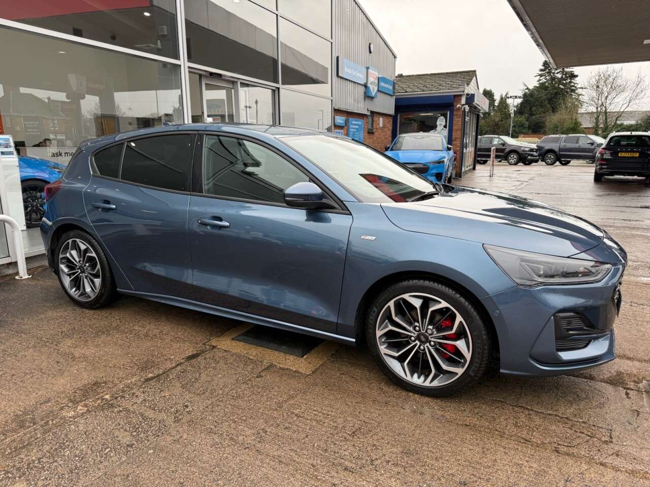 A 2025 FORD FOCUS 1.0T EcoBoost MHEV ST-Line X Hatchback 5dr Petrol Hybrid DCT Euro 6 (s/s) ( A 2025 FORD FOCUS 1.0T EcoBoost MHEV ST-Line X Hatchback 5dr Petrol Hybrid DCT Euro 6 (s/s) (