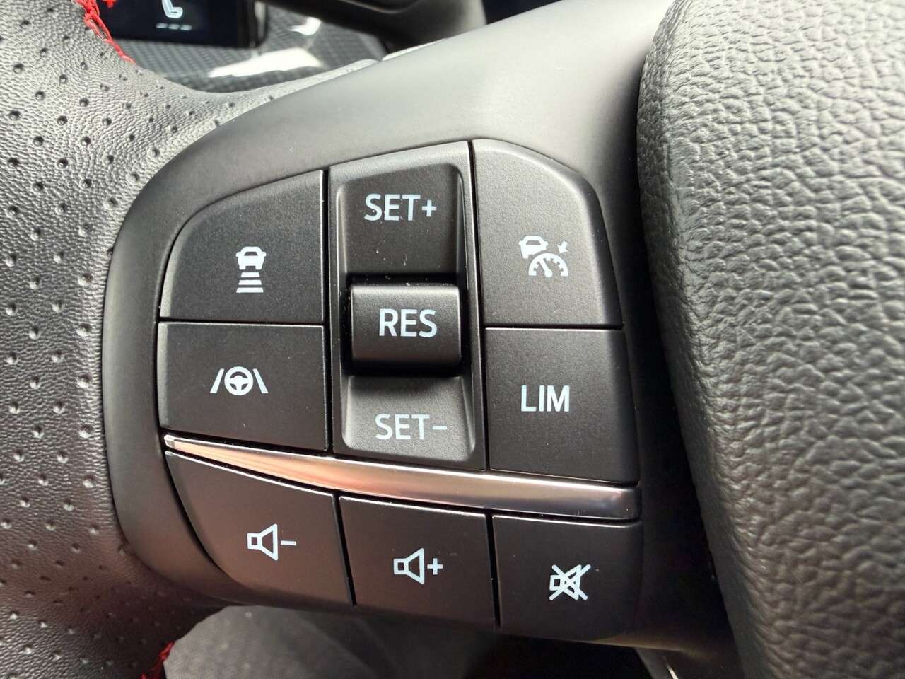 2025 FORD FOCUS 2025 FORD FOCUS