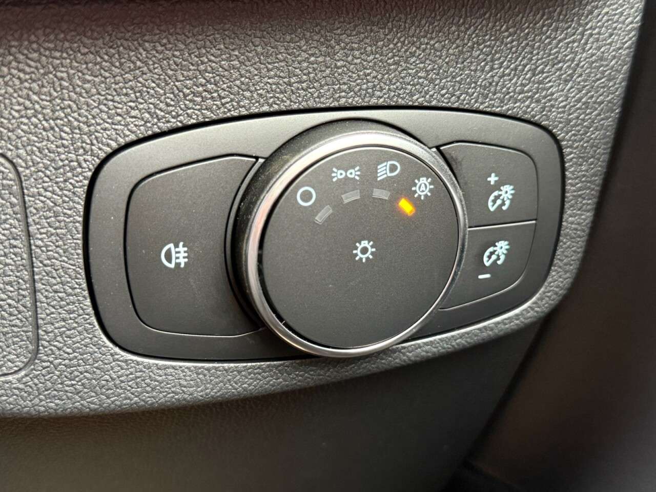 2025 FORD FOCUS 2025 FORD FOCUS