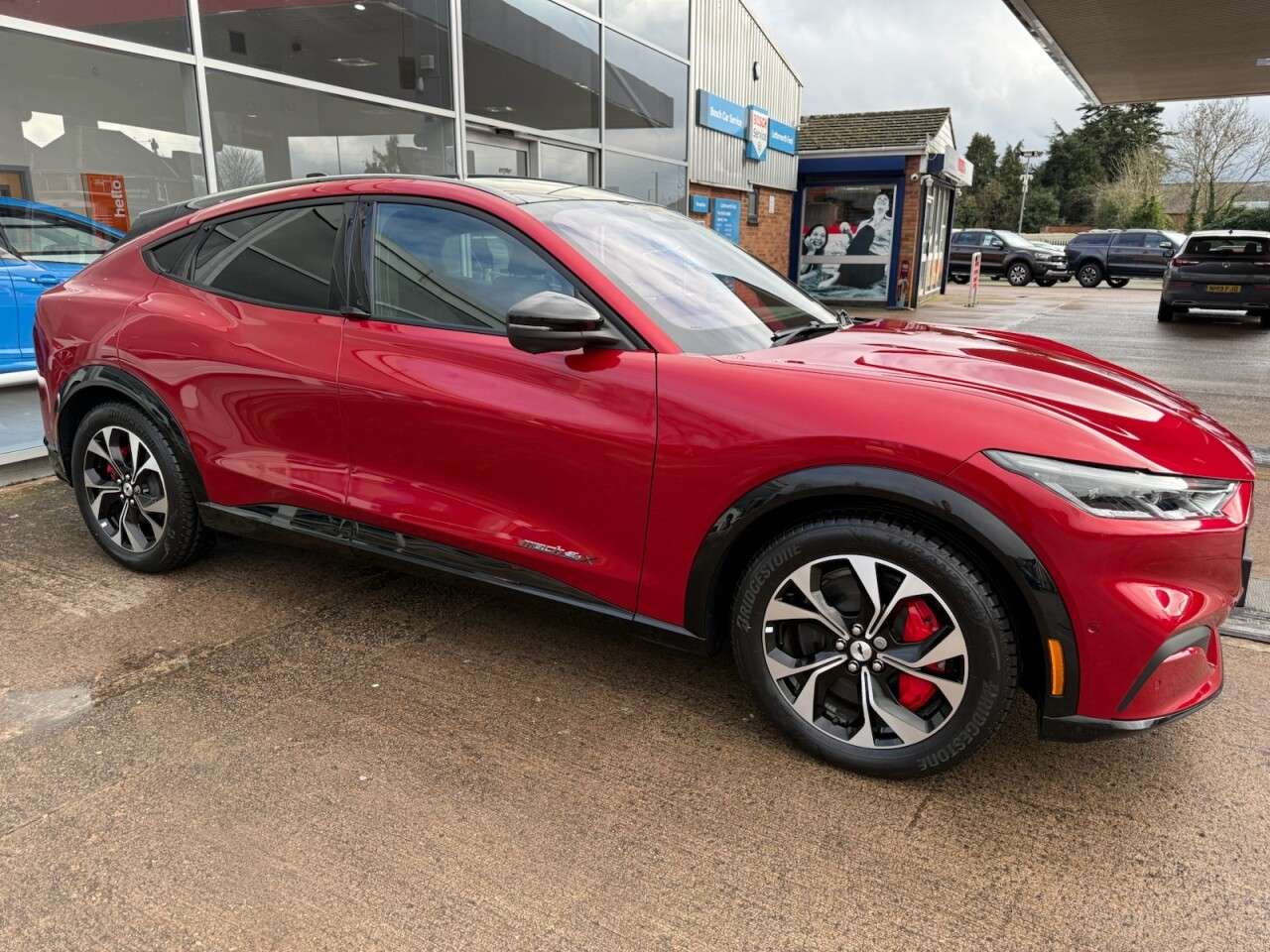 A 2023 FORD MUSTANG MACH-E Extended Range 91kWh SUV 5dr Electric Automatic AWD (351 ps) A 2023 FORD MUSTANG MACH-E Extended Range 91kWh SUV 5dr Electric Automatic AWD (351 ps)