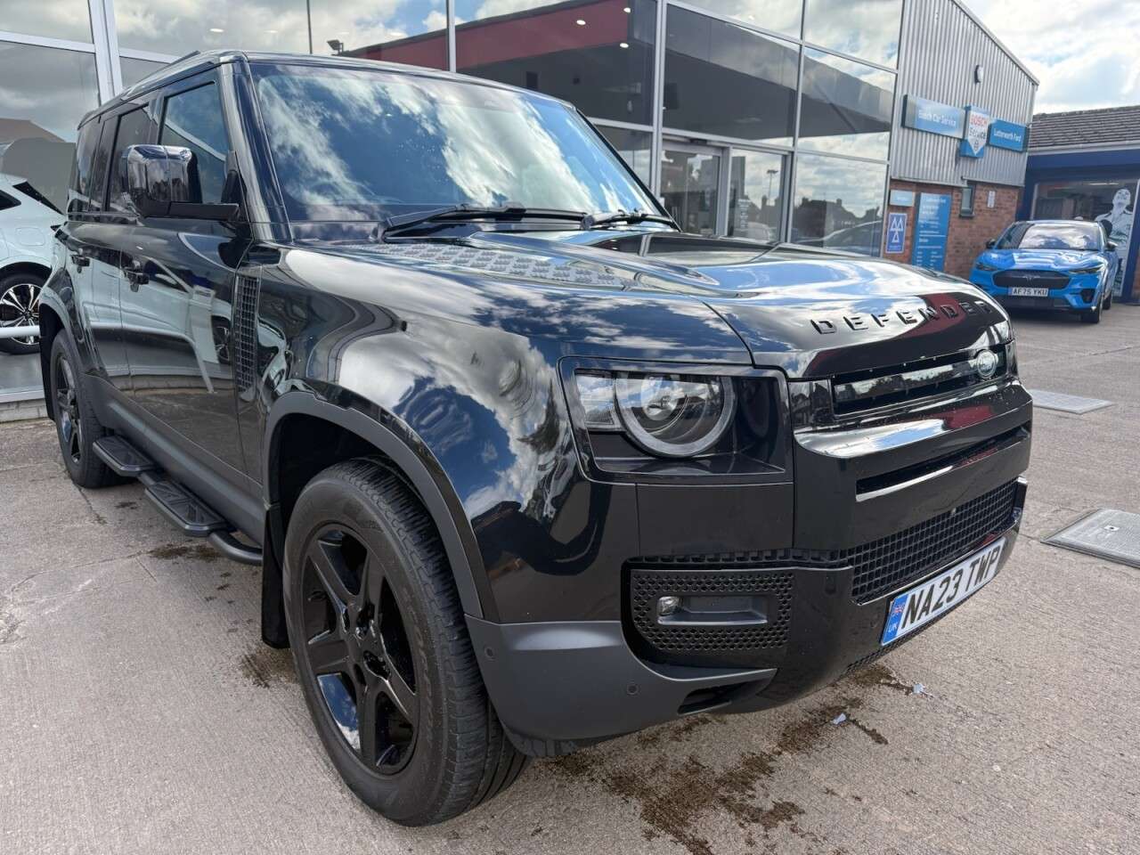 A 2023 LAND ROVER DEFENDER 3.0 D250 MHEV SE Hard Top SUV 5dr Diesel Auto 4WD MWB Euro 6 (s/s) (250 ps) A 2023 LAND ROVER DEFENDER 3.0 D250 MHEV SE Hard Top SUV 5dr Diesel Auto 4WD MWB Euro 6 (s/s) (250 ps)